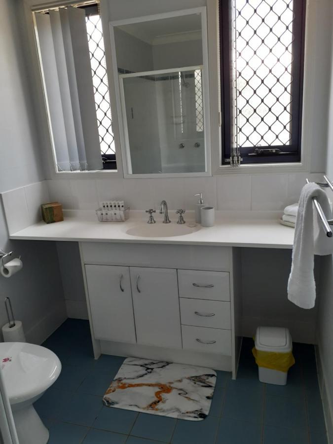 Blk Stays Guest House Deluxe Units Morayfield Exterior photo