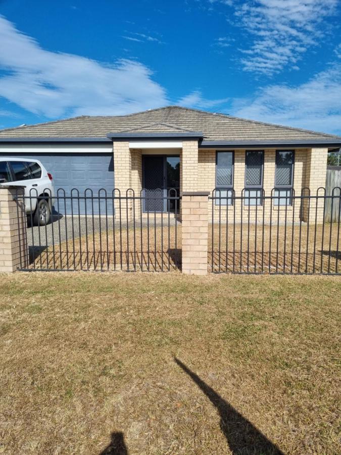 Blk Stays Guest House Deluxe Units Morayfield Exterior photo