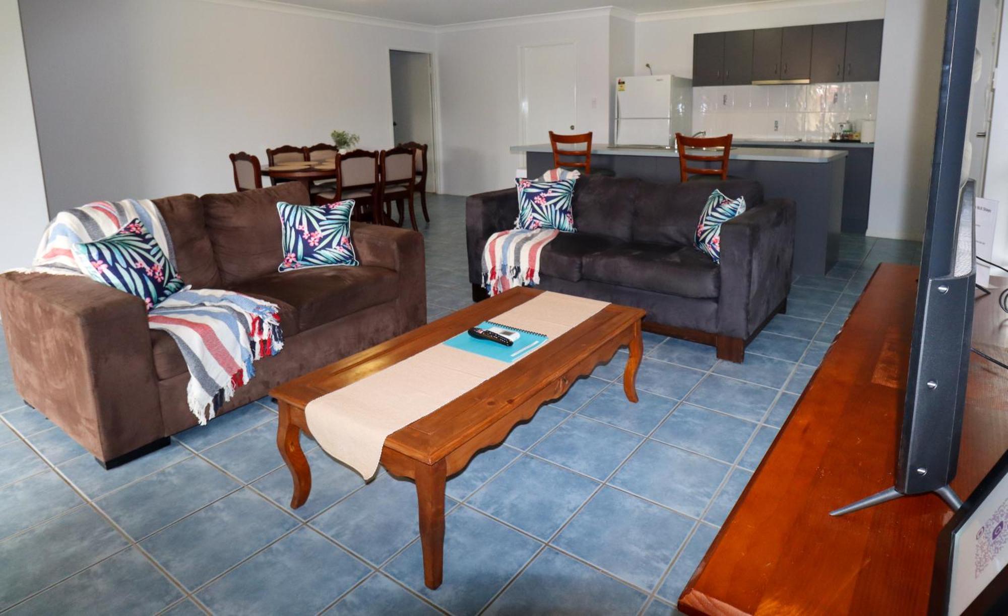 Blk Stays Guest House Deluxe Units Morayfield Room photo